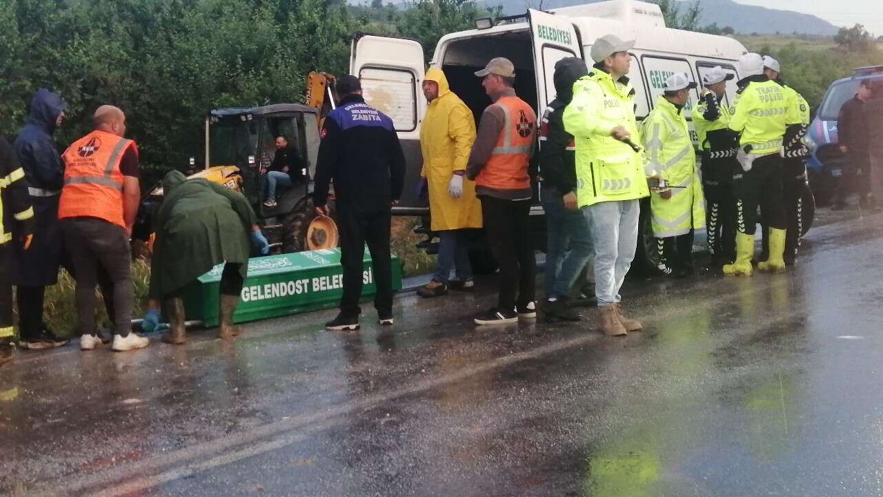 Konya’dan geziye giden tur midibüsünde ölenlerin kimliği belli oldu 3